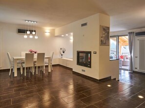 Property, Wood, Hall, Interior Design, Flooring, Floor, Chair, Picture Frame, Living Room, Houseplant