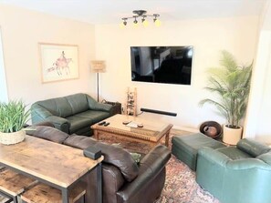 Living room with plenty of room to relax