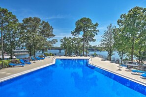 Community Outdoor Pool