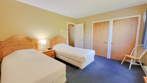 Guest Bedroom (Twins)