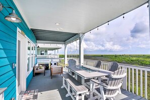 Deck | Outdoor Dining Area | Views