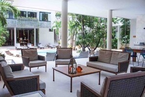 Exterior living room - common area