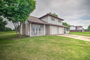 Duplex Exterior | Shared Driveway Parking (Tandem, 2 Vehicles)