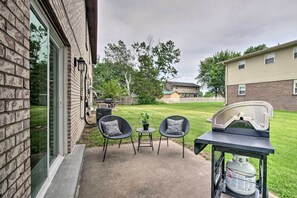 Patio | Gas Grill (Propane Provided)