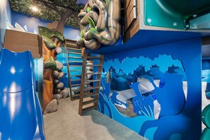 Splashy Hideaway *Theme Room 1* on First Floor