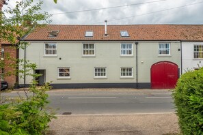 Pinchen House, South Creake: Built in 1870 and once part of Pinchen Brewery
