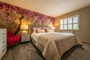 Pinchen House, South Creake: Master bedroom with super-king bed