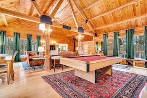 Spielezimmer