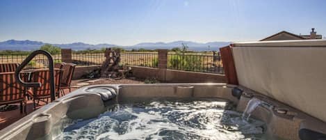 Hot Tub with Views of the Mountains in Cochise county 