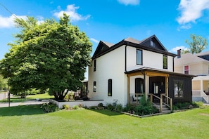 The Modern Oak estd. 1920, completely rehabbed 2022.