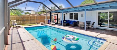 Heated Pool bug less and lizard free!