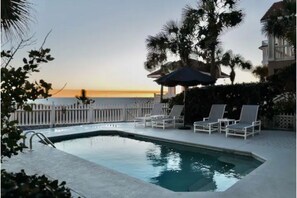 Private pool
