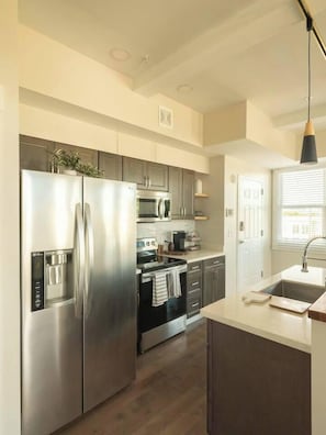 Full Kitchen with all the essentials!