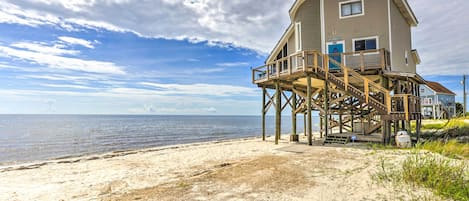 Alligator Point Vacation Rental | 1BR + Loft | 1BA | 1,164 Sq Ft | Stairs Access