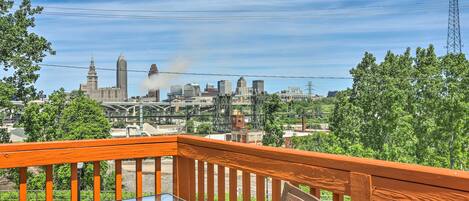 Cleveland Vacation Rental | 2BR | 2.5BA | 2,000 Sq Ft | Steps Required