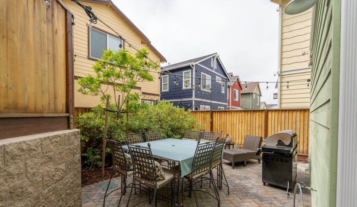 Sandcastle – Sand City House – Hidden Beach Gem