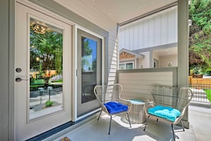 Front Porch | Outdoor Seating