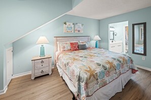 King bed in main bedroom