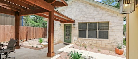 Entry door to Casita 2. This Casita shares a common wall with Casita 1.