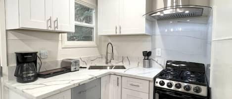 Brand New Kitchen, Newly remodeled , perfect for all your cooking and family getaway