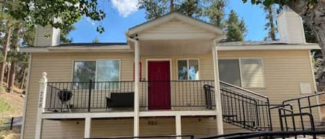 Front view of Lake View Cabin#1 during summer