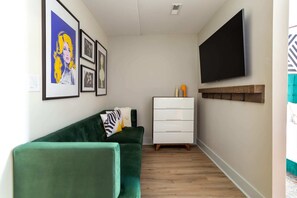 Kasa offers a new approach to hospitality—stylishly-designed, professionally-managed apartments and hotel rooms at sensible prices