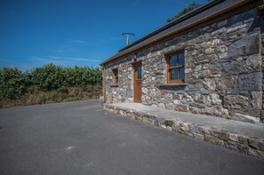 Anchor Well - 2 Bedroom Cottage - Ludchurch (20497)
