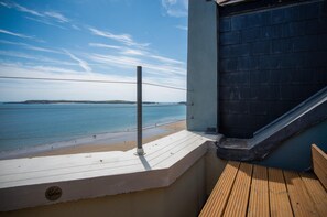 The Nest - 1 Bedroom Apartment - Tenby (11580)
