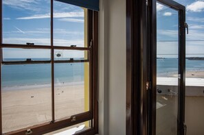 The Nest - 1 Bedroom Apartment - Tenby (11575)