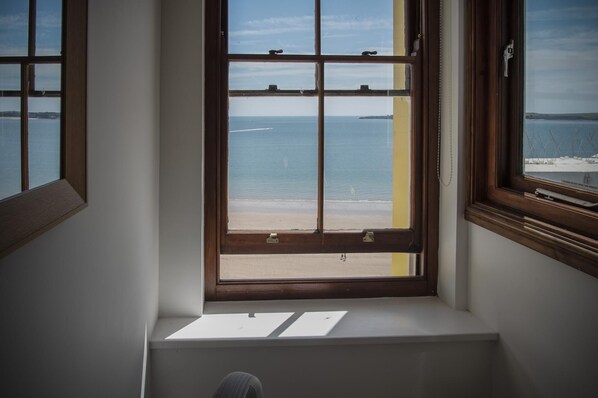 The Nest - 1 Bedroom Apartment - Tenby (11573)