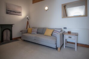 The Nest - 1 Bedroom Apartment - Tenby (11565)