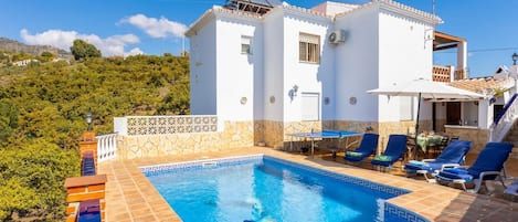 Beautiful villa with private pool and terrace with panoramic countryside views