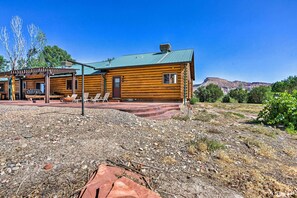 Private Patio | Outdoor Loungers | Grill