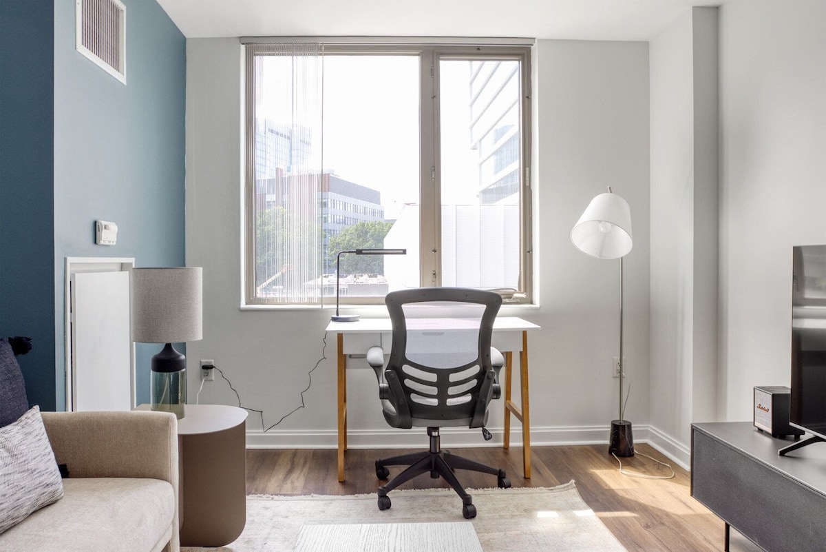 Lovely Kendall Square 1BR w/ Concierge & Gym, steps to MIT, by Blueground