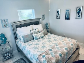 Small Master bedroom with queen bed & closet