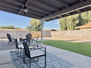 Cozy & comfortable Downtown Gilbert Arizona Home - Backyard