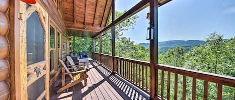 Blue Ridge Vacation Rental | 2BR | 2BA | Stairs Required for Access | 864 Sq Ft