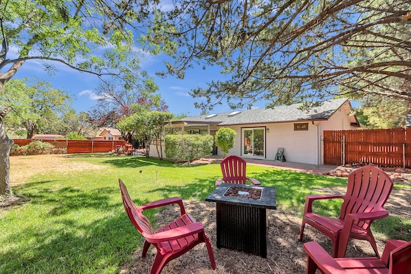 Enjoy the Large Backyard Around the Fire pit!