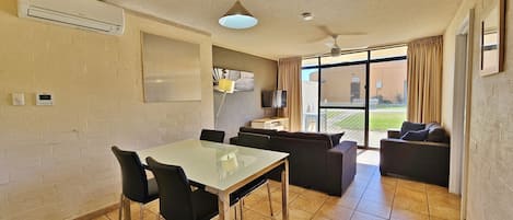 Riverview Apartment 34 - Kalbarri Accommodation Service