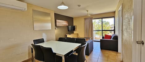 Riverview Apartment 66 - Kalbarri Accommodation Service
