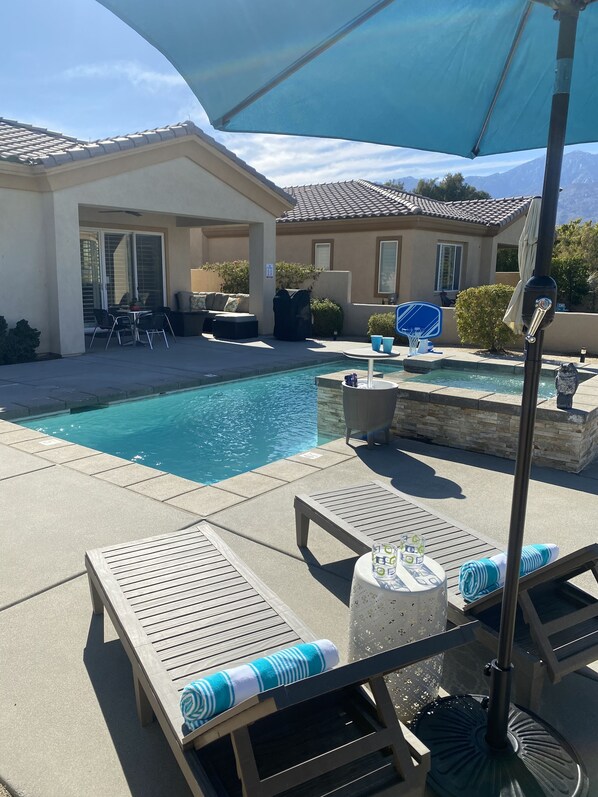 This awaits you just 10 minutes from the Palm Springs Airport!