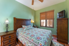 Downstair room #2/Ceilingfan /AC/ TV