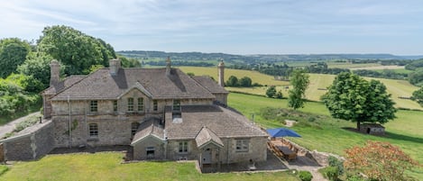 Exterior Views, Ivy Cottage, Bolthole Retreats