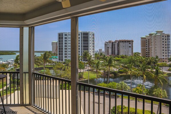 Gorgeous Million $$$ Waterfront View