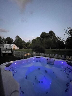 8 person hot tub under the stars