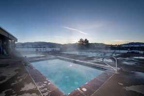 This home comes with a pass to Meadow Ridge Clubhouse!  Year round pool, hot tubs and workout facility