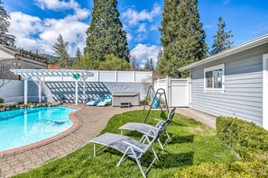 Take your pick: dive into our seasonal pool for a refreshing splash or soothe your stress away in our hot tub. Either way, relaxation awaits you!