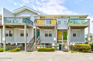 Front entrance facing the ocean!