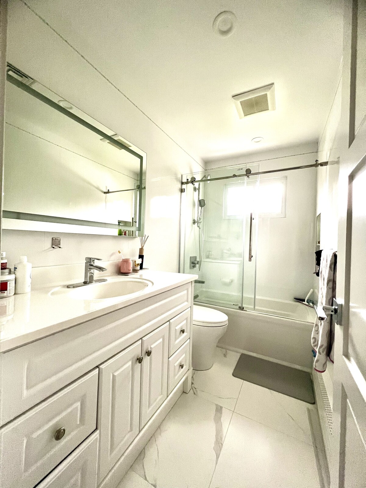 Charming 2B2B Home Upper Level