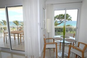 Spectacular sea views from the main living area.